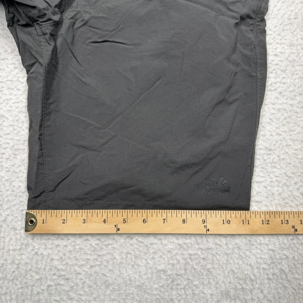 The North Face Shorts Gray Nylon Hiking‎ Casual Men's Size 36 9